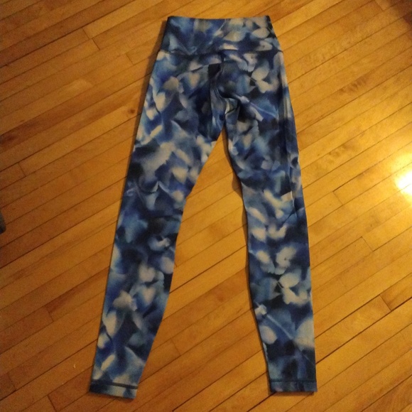 Lululemon Wunder Under High Waist Leggings - Blue Tie Dye • size 4 - Picture 4 of 5